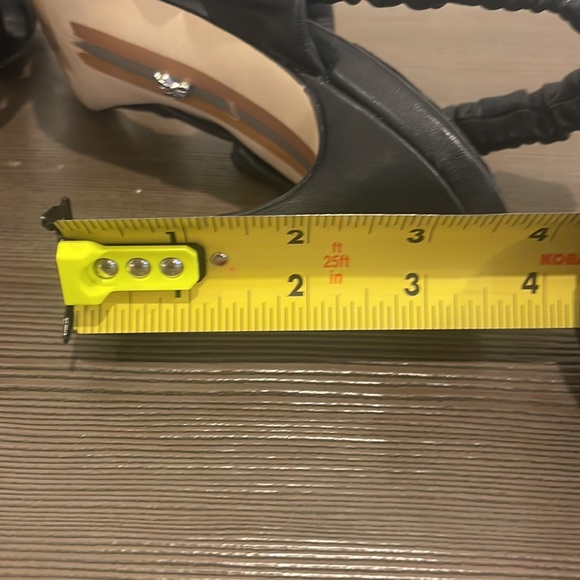 Black heels - Picture 7 of 8